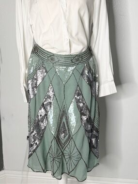 SEQUENCE SKIRT! Size 4